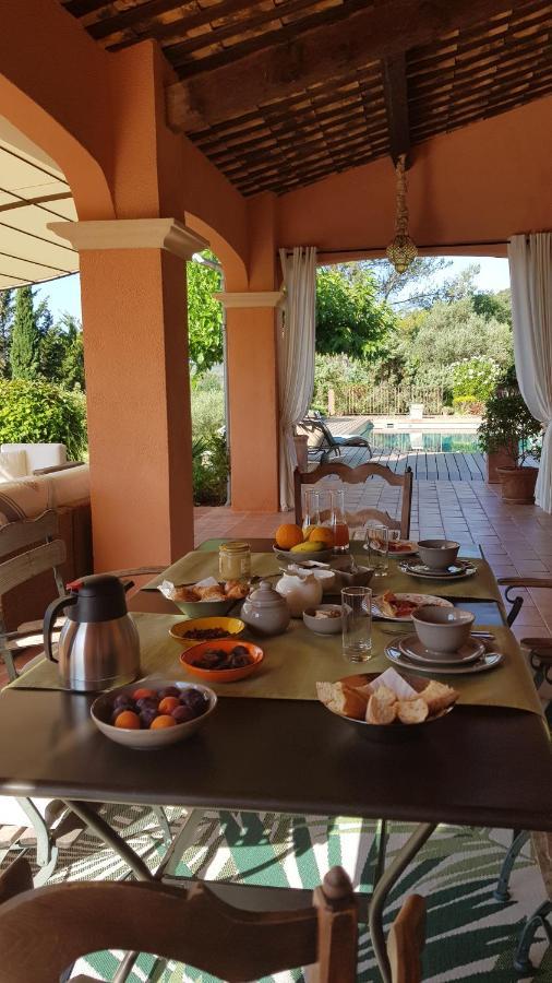 Pierres Blanches Bed & Breakfast Cotignac Dış mekan fotoğraf