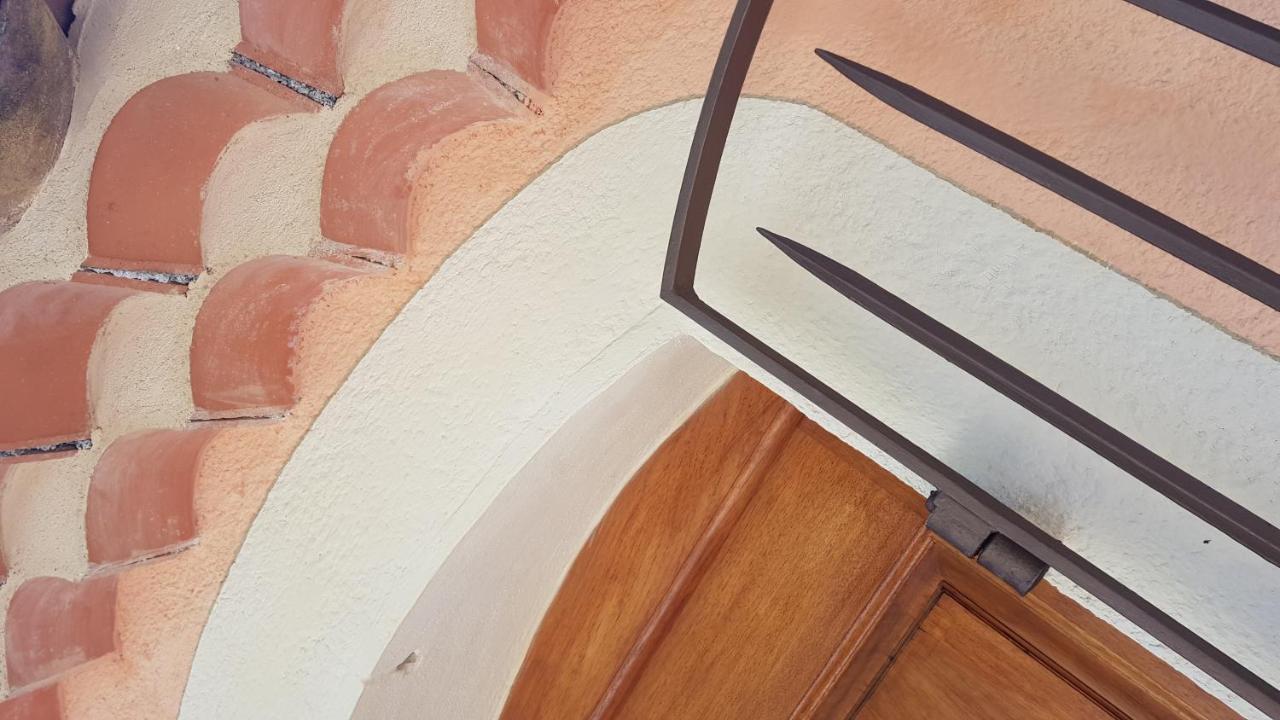 Pierres Blanches Bed & Breakfast Cotignac Dış mekan fotoğraf