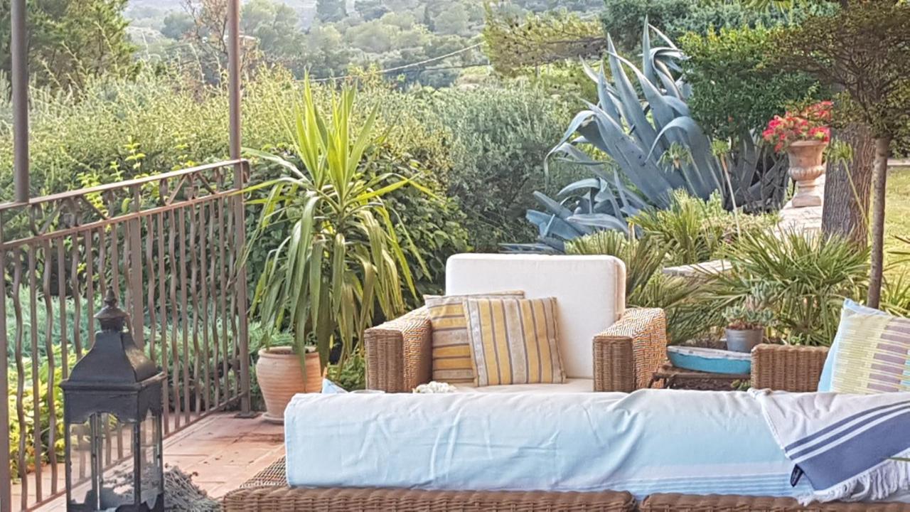 Pierres Blanches Bed & Breakfast Cotignac Dış mekan fotoğraf
